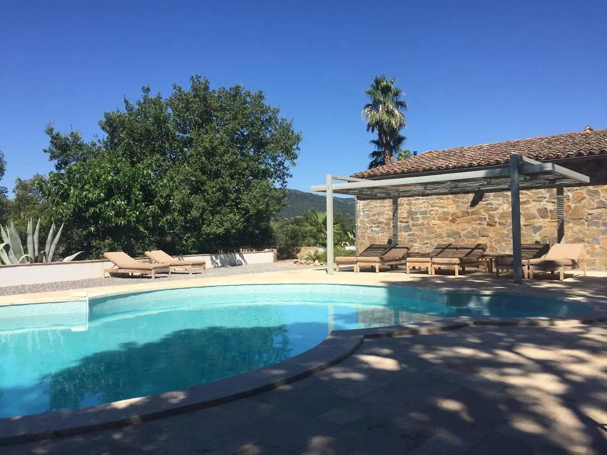 Bed and Breakfast Les Aurochs Grimaud 0*,  Francia