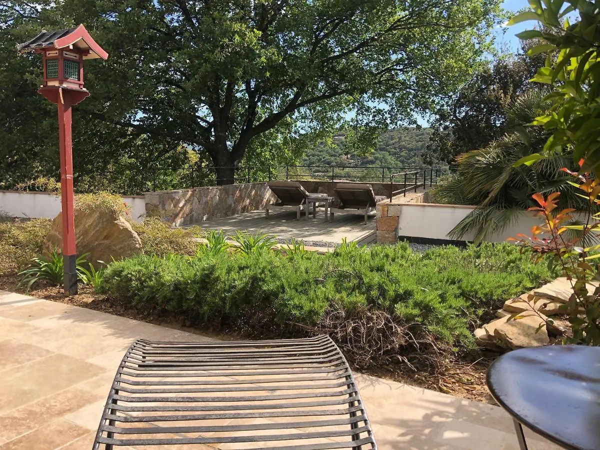 Bed and Breakfast Les Aurochs Grimaud Bed & Breakfast