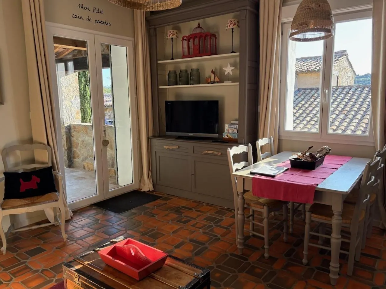 Bed and Breakfast Les Aurochs Grimaud 0*,  Francia