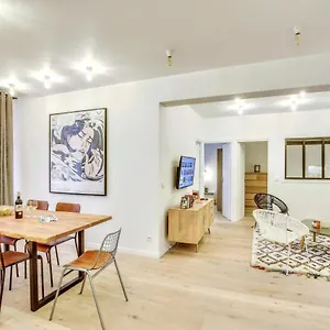  Appartement & Stylish Renovated Parisian / 6-8 Guests Frankrijk