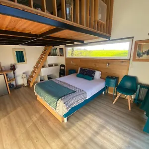 https://apt-petit-chalet.hotels-rhonealpes.com