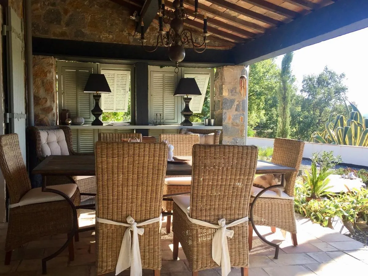Les Aurochs Bed and Breakfast Grimaud