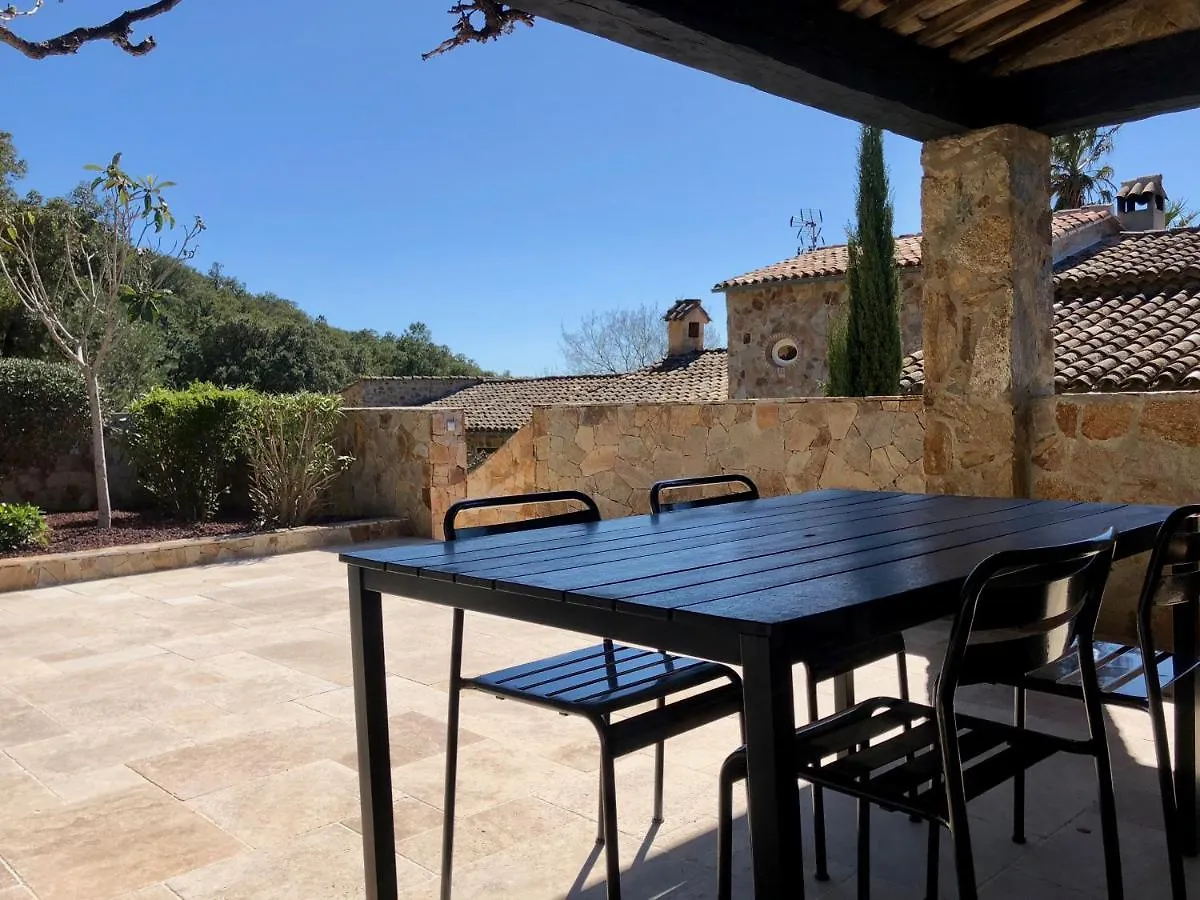 Bed and Breakfast Les Aurochs Grimaud 0*,  Francia
