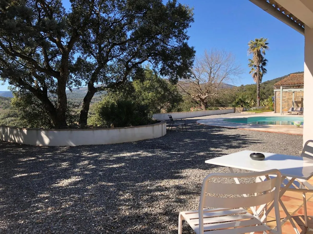 Bed and Breakfast Les Aurochs Grimaud Bed & Breakfast